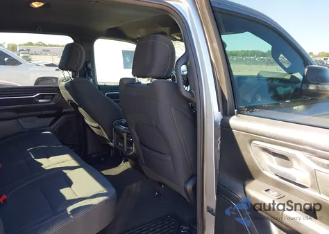 2023 Ram 1500 Big Horn 4X4 5'7 Box z USA, uszkodzony, nr VIN 1C6RRFFG3PN635836